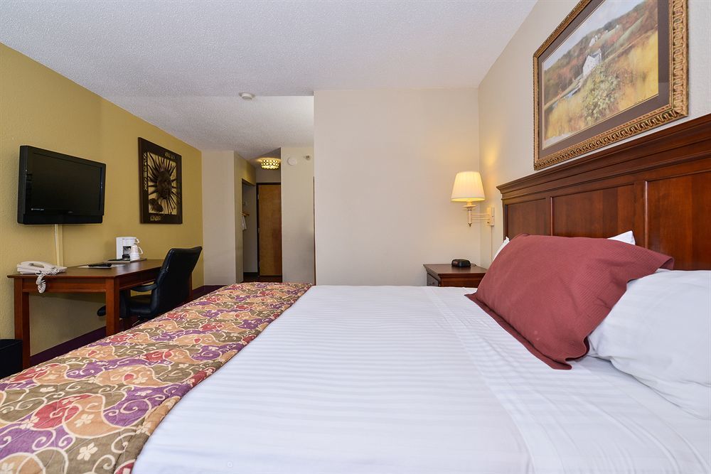 Lamplighter Inn-South Springfield Extérieur photo