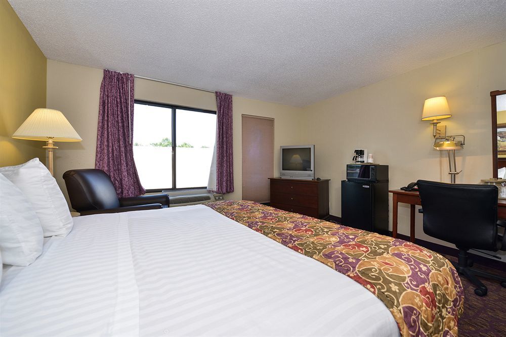 Lamplighter Inn-South Springfield Extérieur photo
