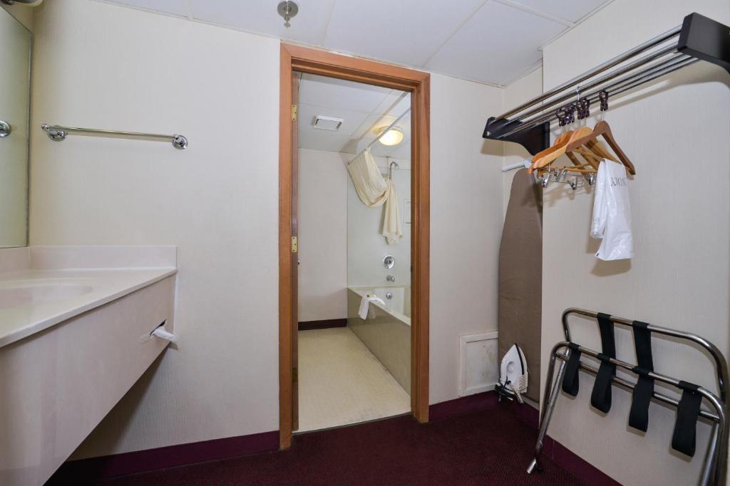 Lamplighter Inn-South Springfield Chambre photo